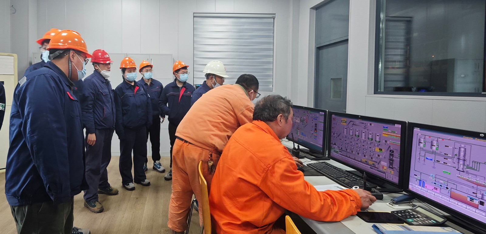 参观樱花岩棉生产线